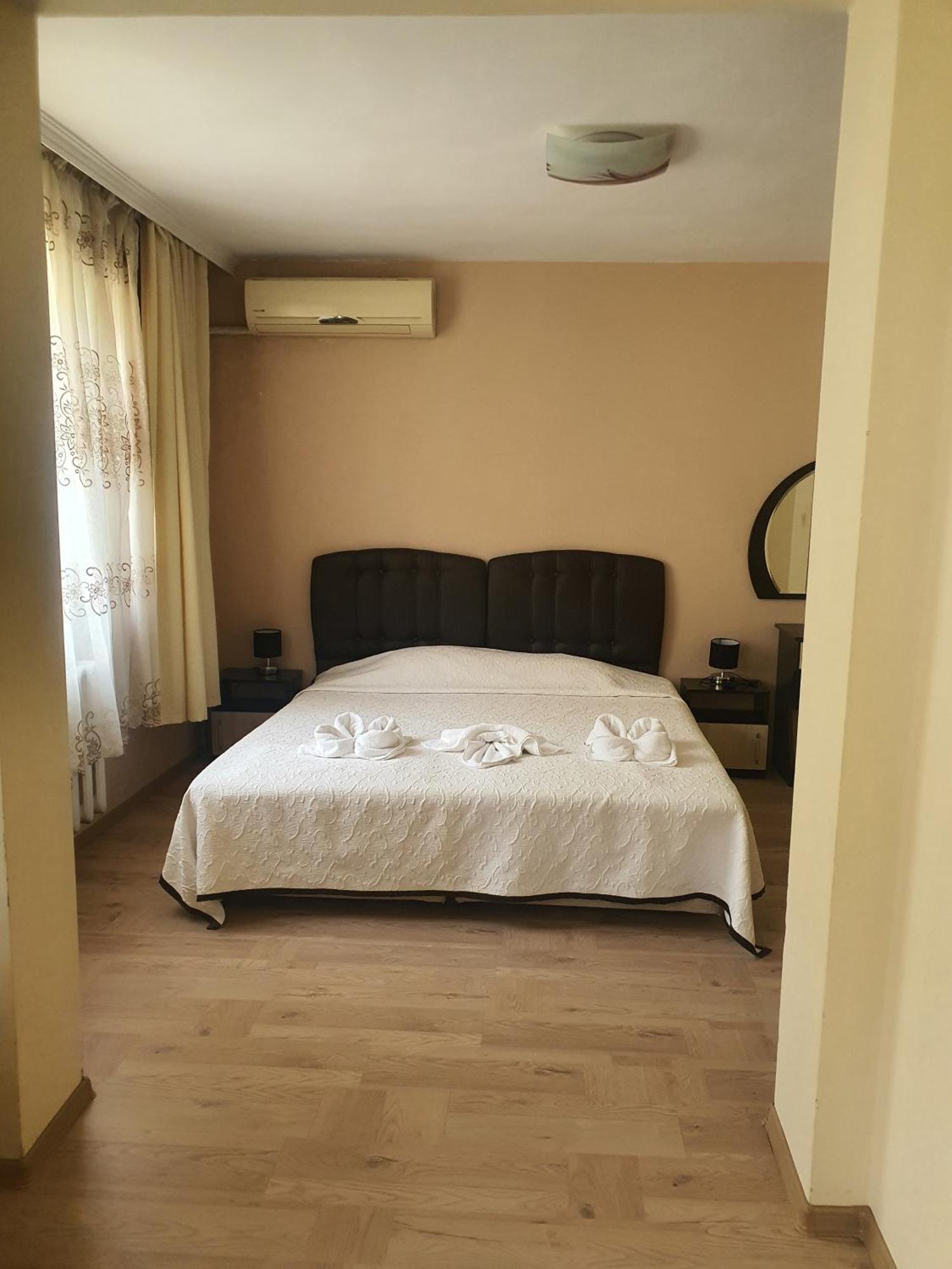 Hotel Central Burgas Stad Buitenkant foto